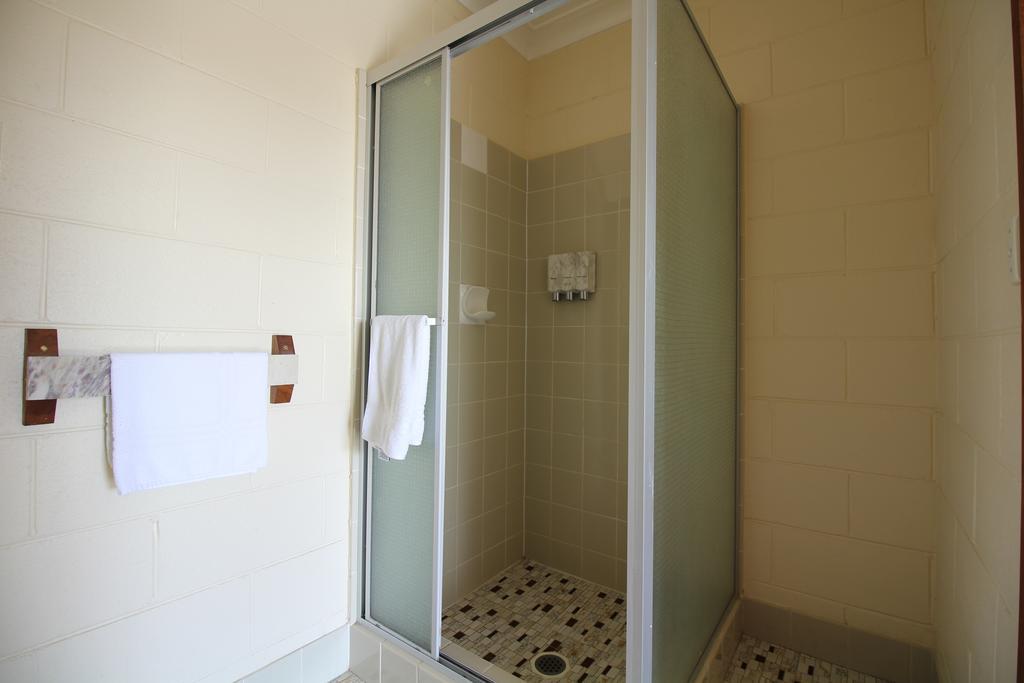 Snowy Mountains Resort And Function Centre Adaminaby Room photo